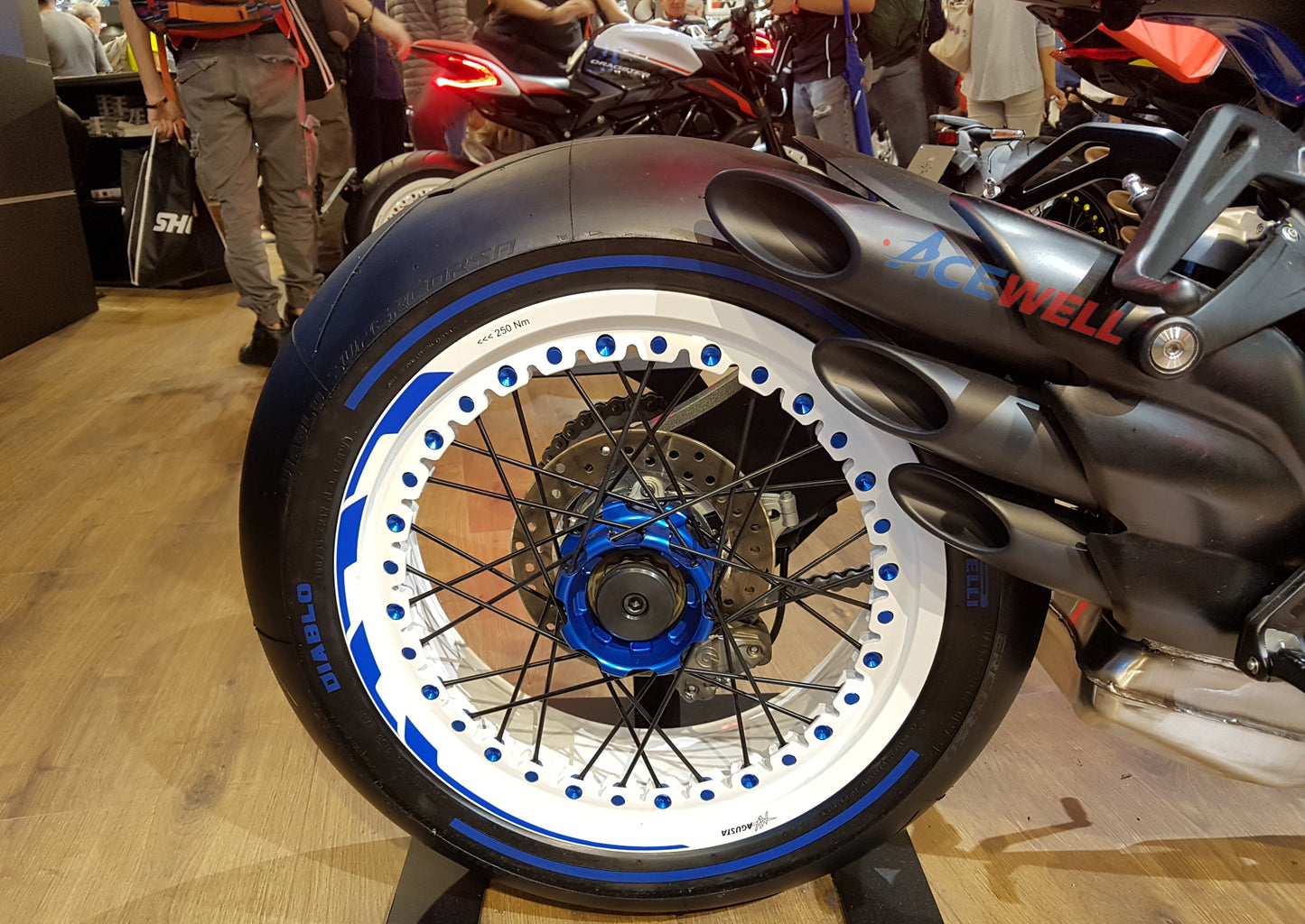 Kineo Wheels für MV Agusta LXP Enduro Veloce 2024>>